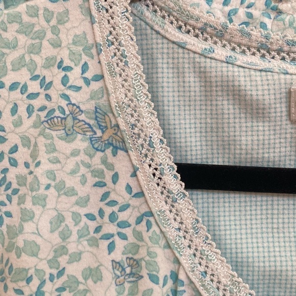Miss Elaine white, blue bird pajama top. Size XL. - Picture 3 of 11